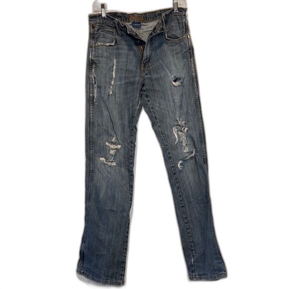 NWOT Wrangler slim bootcut distressed jeans 30/34